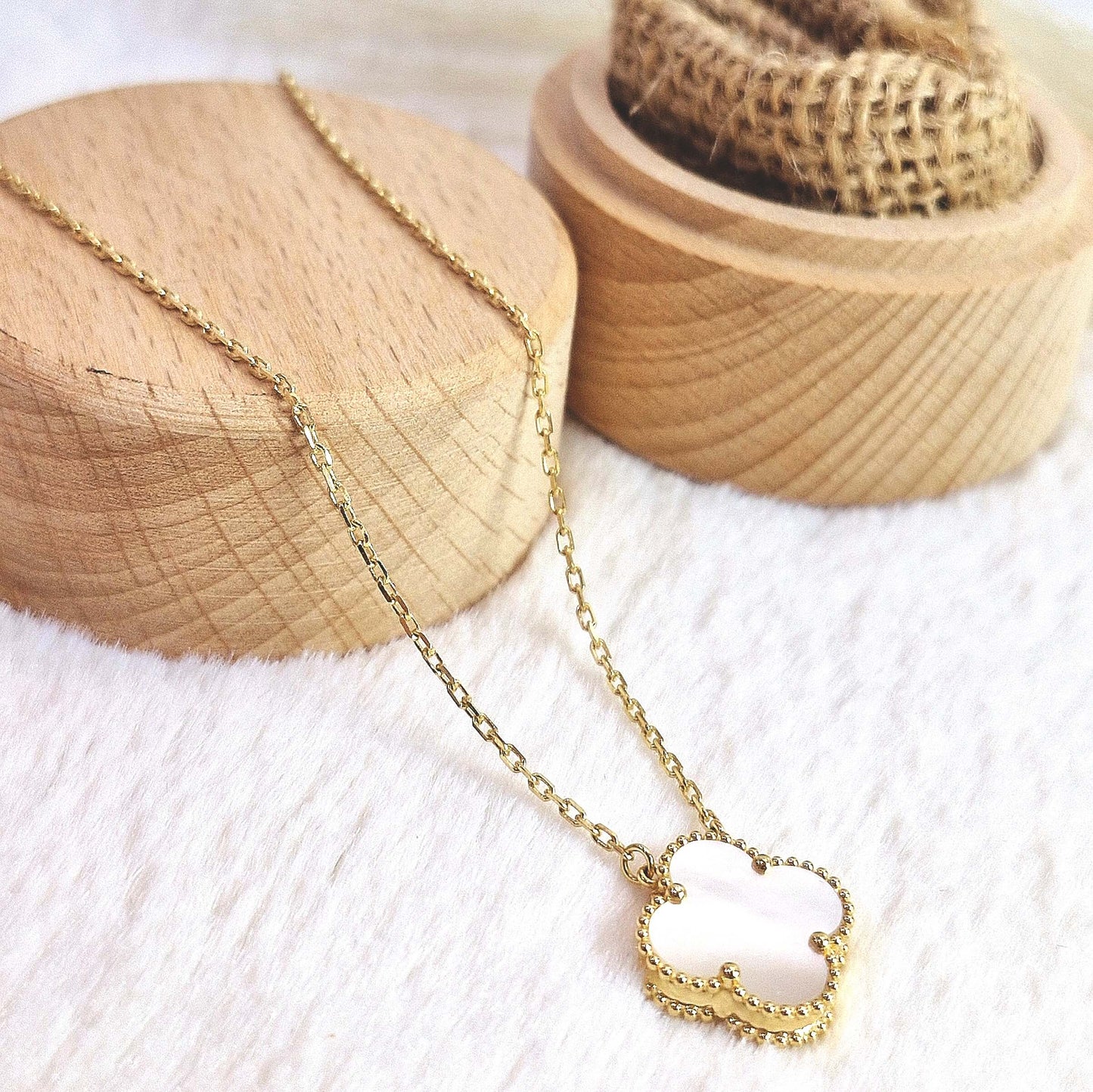 Cloverleaf Necklace (M Copy)